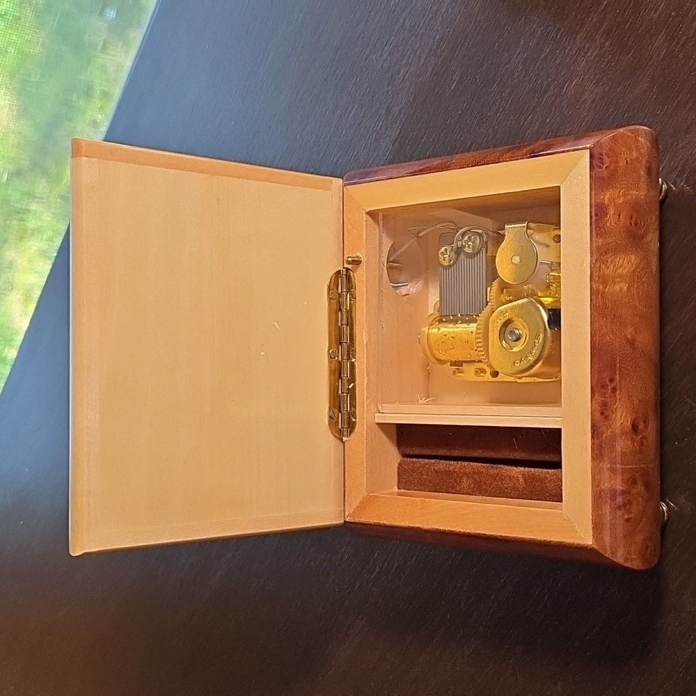 San Fransisco Music Box Company Music Box Hand Crafted In Sorrento, Italy - Picture 3 of 6